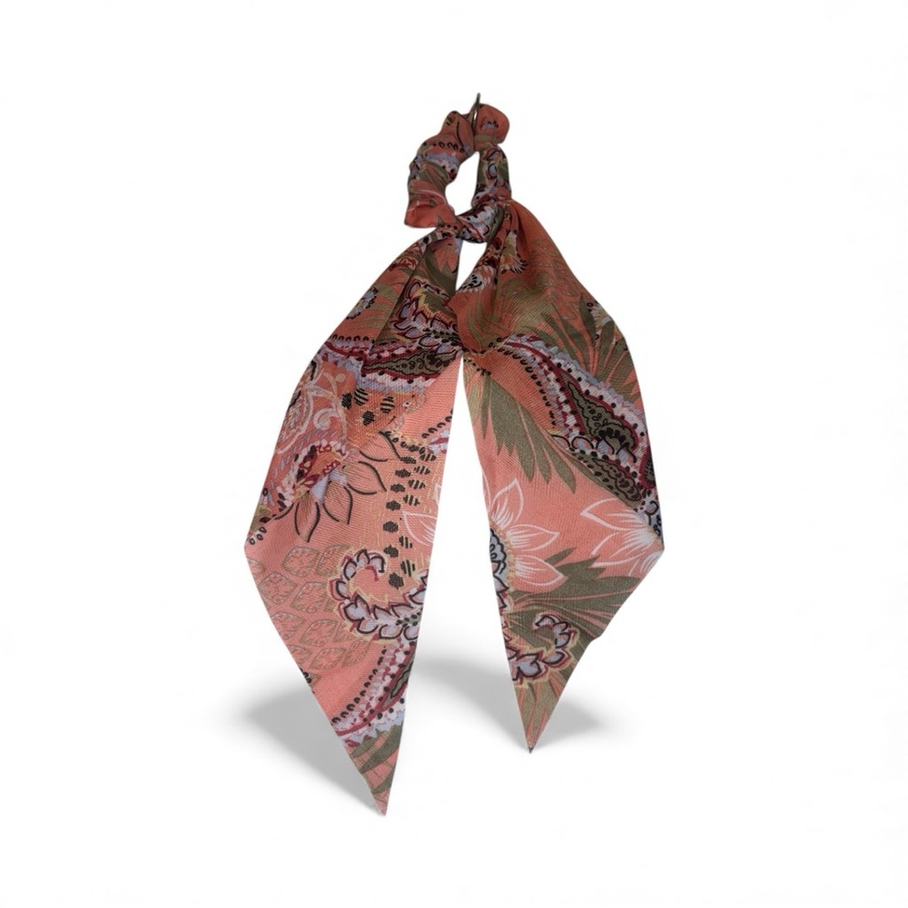 NWOT Pink Floral Scrunchie Hair Scarf – Soft Feminine Hair Accessory